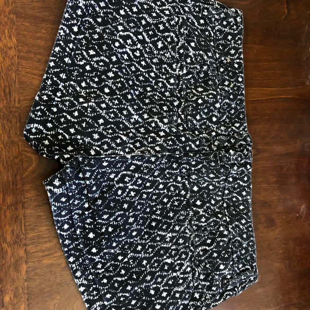 AE 00 short shorts